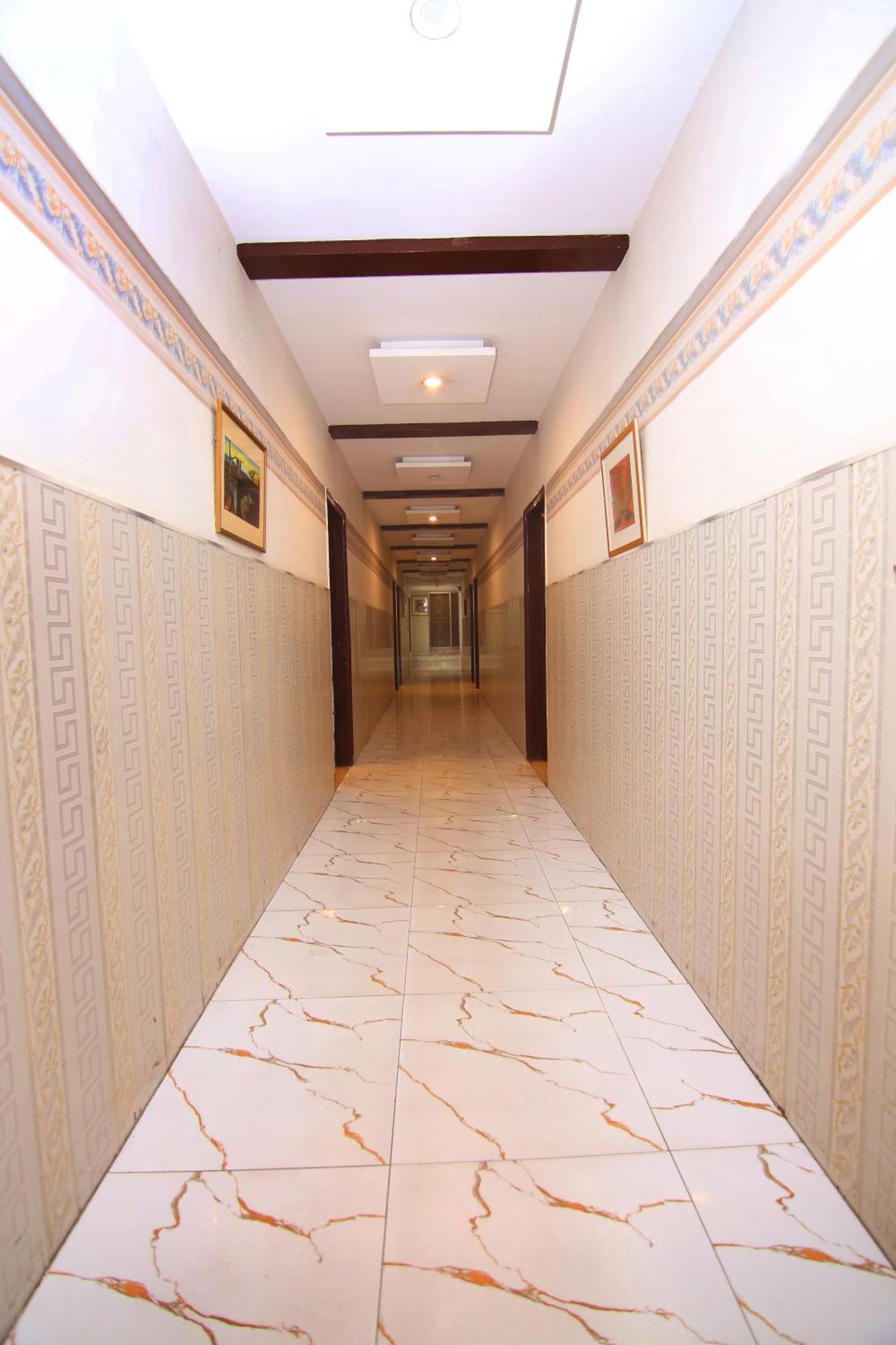 Premier Inn Johar Town Lahore Exteriör bild